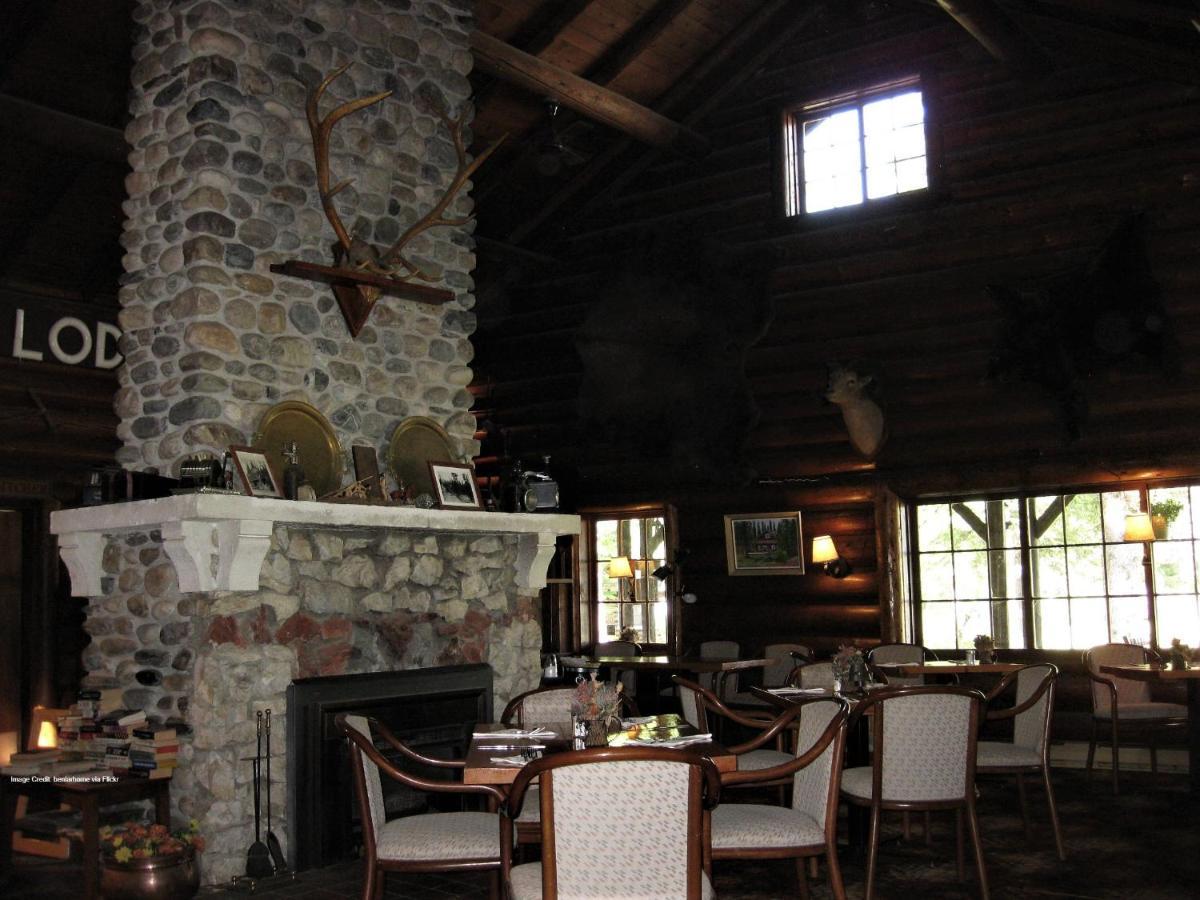 Kootenay Park Lodge Vermillion Crossing Экстерьер фото