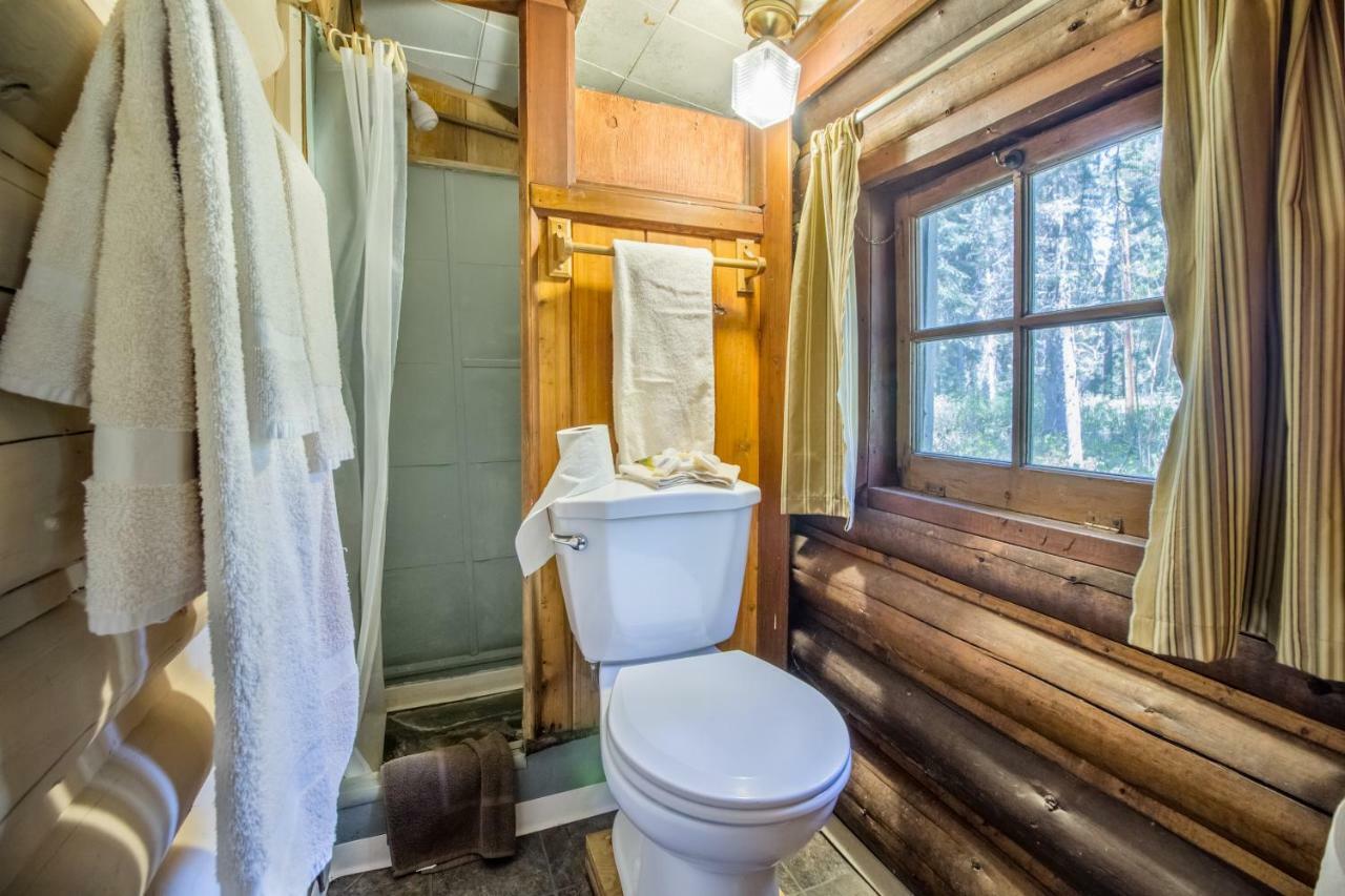 Kootenay Park Lodge Vermillion Crossing Экстерьер фото