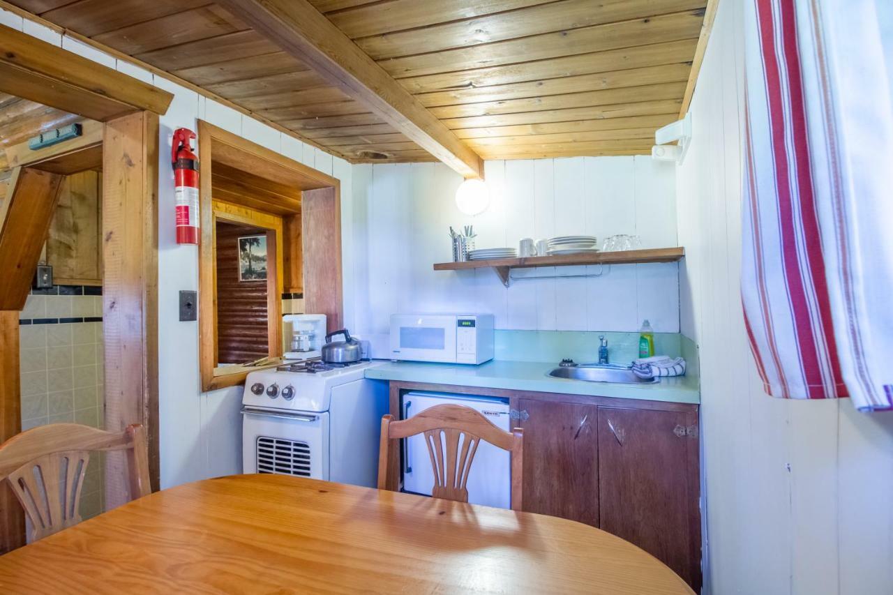 Kootenay Park Lodge Vermillion Crossing Экстерьер фото
