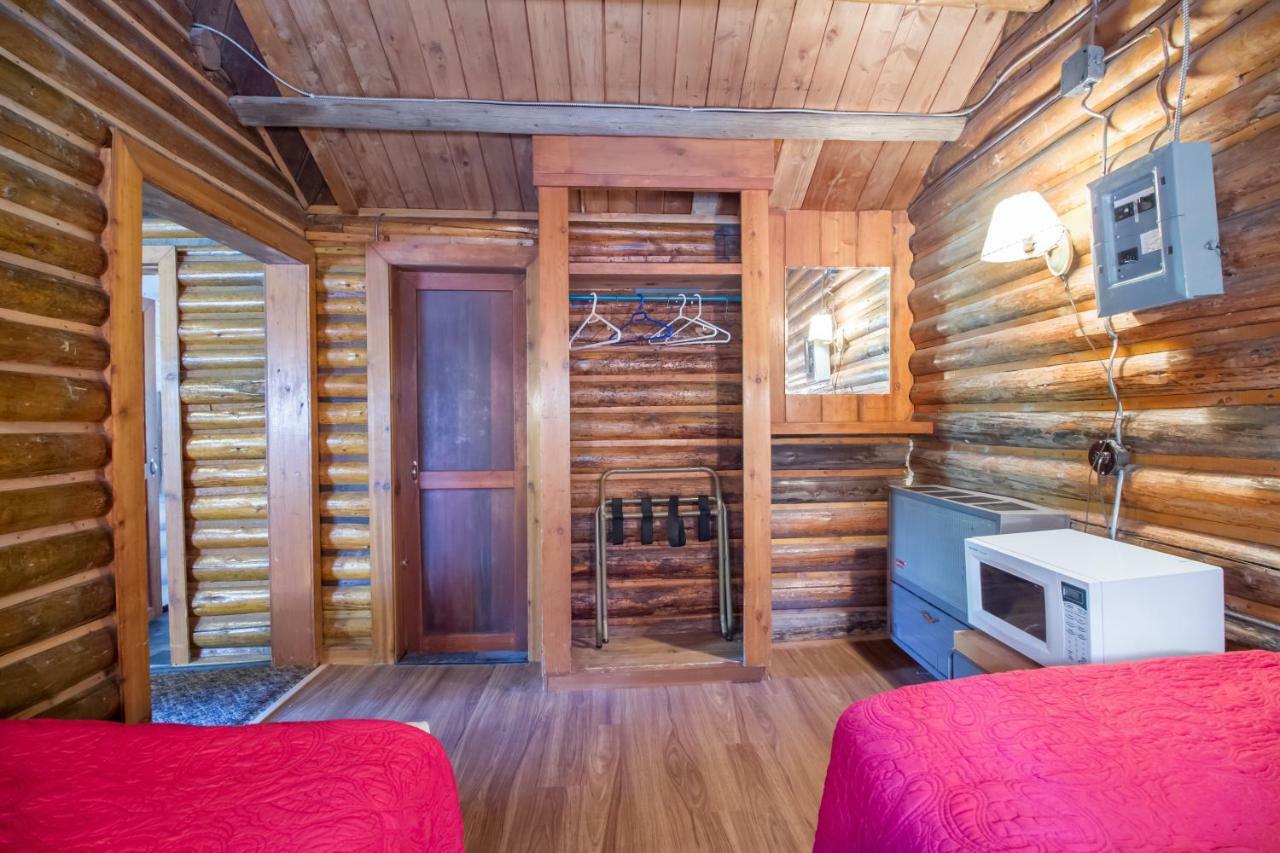 Kootenay Park Lodge Vermillion Crossing Экстерьер фото