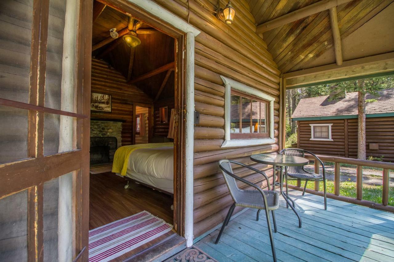 Kootenay Park Lodge Vermillion Crossing Экстерьер фото